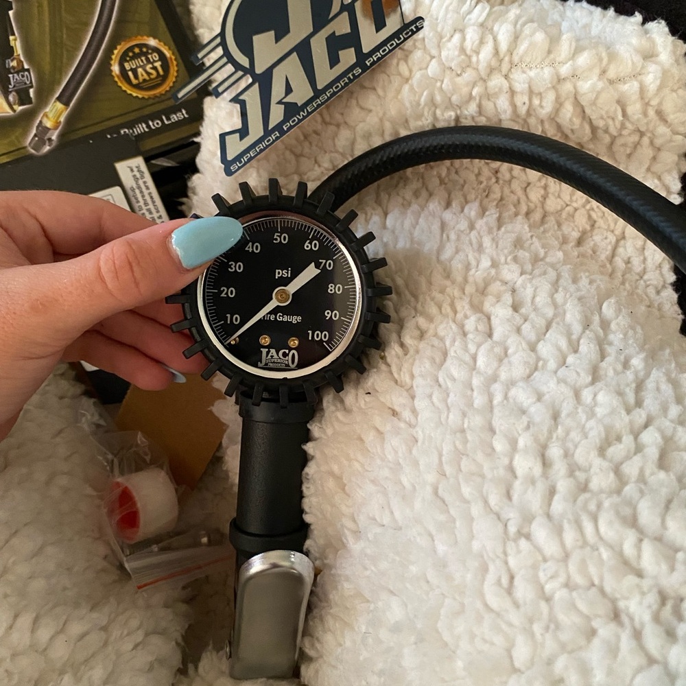 Tire inflator gauge - Picture 3 of 5
